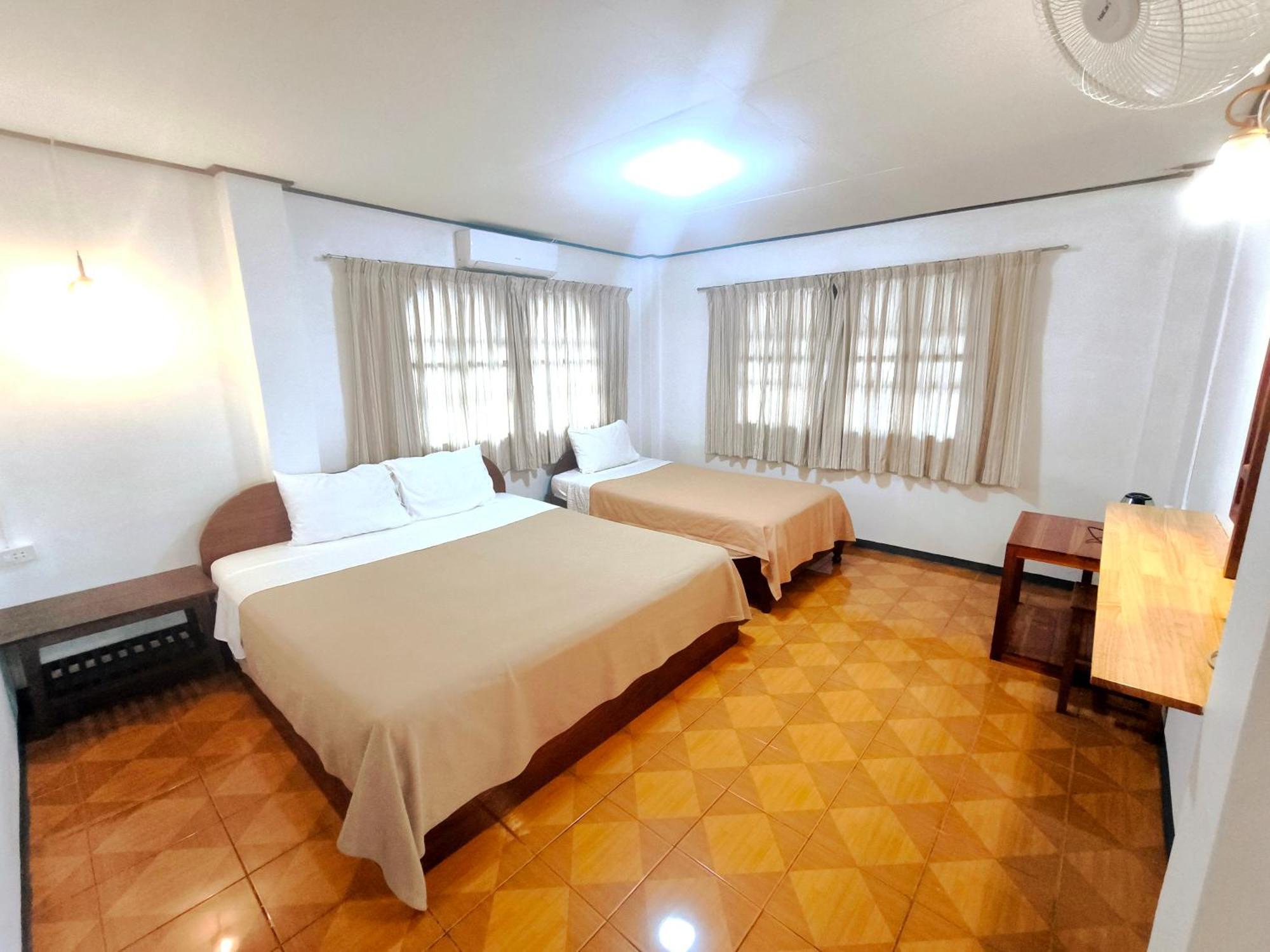 Sabaydee Guesthouse Бан Хоуейсай Стая снимка